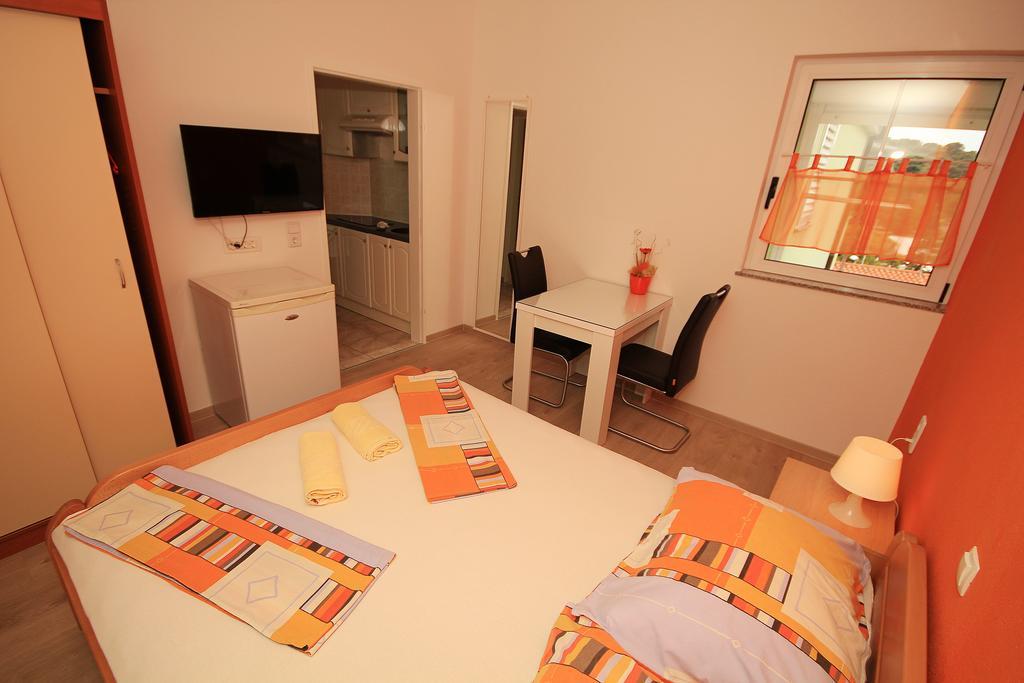 Apartment Vucic Makarska Buitenkant foto